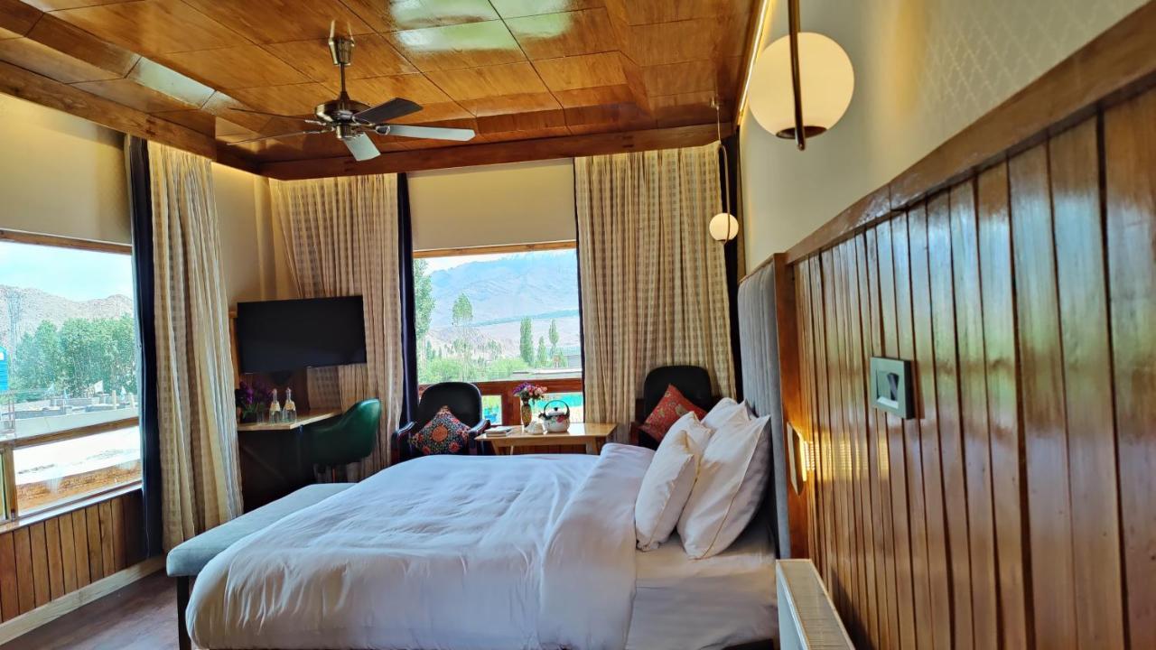 โฮเต็ล โช พาเลซ Hotel เลห์ ภายนอก รูปภาพ