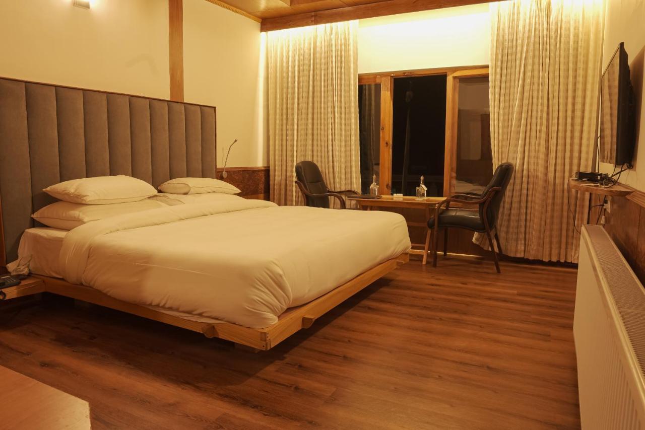 โฮเต็ล โช พาเลซ Hotel เลห์ ภายนอก รูปภาพ