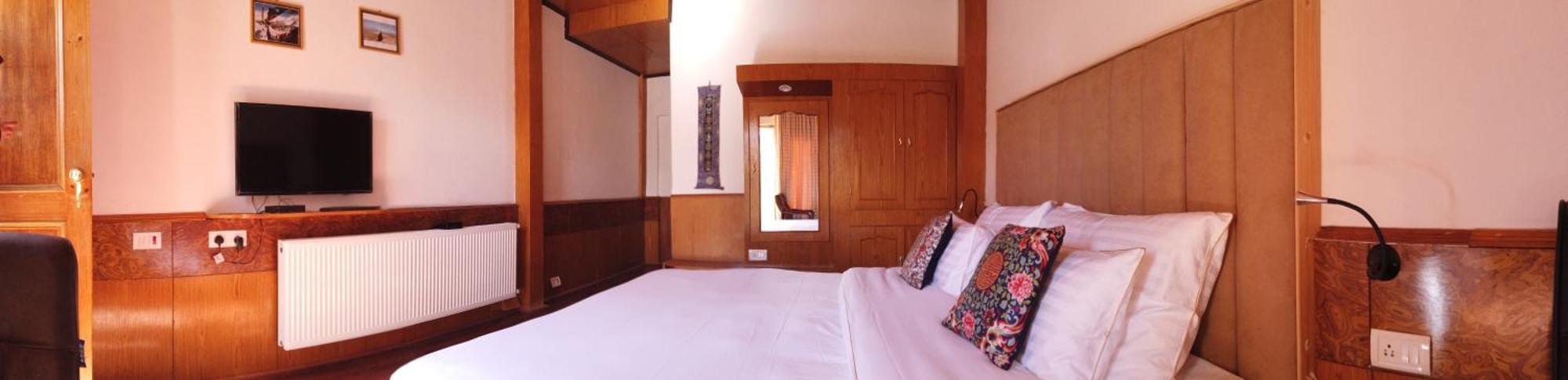 โฮเต็ล โช พาเลซ Hotel เลห์ ภายนอก รูปภาพ