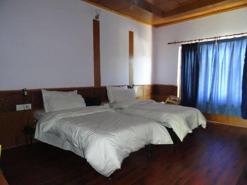โฮเต็ล โช พาเลซ Hotel เลห์ ภายนอก รูปภาพ